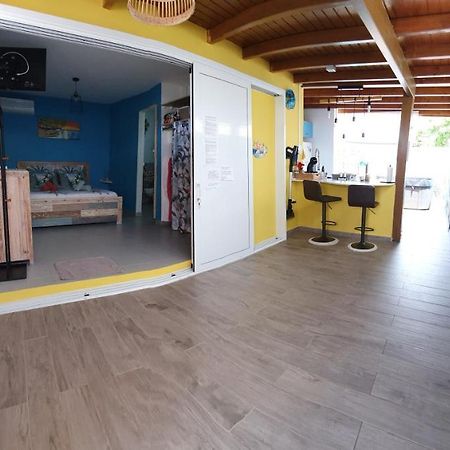 "Chez Claudia "Charmant Logement Avec Jacuzzi Privatif En Toute Intimite Sur Belle Terrasse Exterieure En Bois Et Piscine Courcelles ภายนอก รูปภาพ
