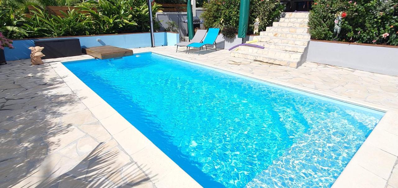 "Chez Claudia "Charmant Logement Avec Jacuzzi Privatif En Toute Intimite Sur Belle Terrasse Exterieure En Bois Et Piscine Courcelles ภายนอก รูปภาพ