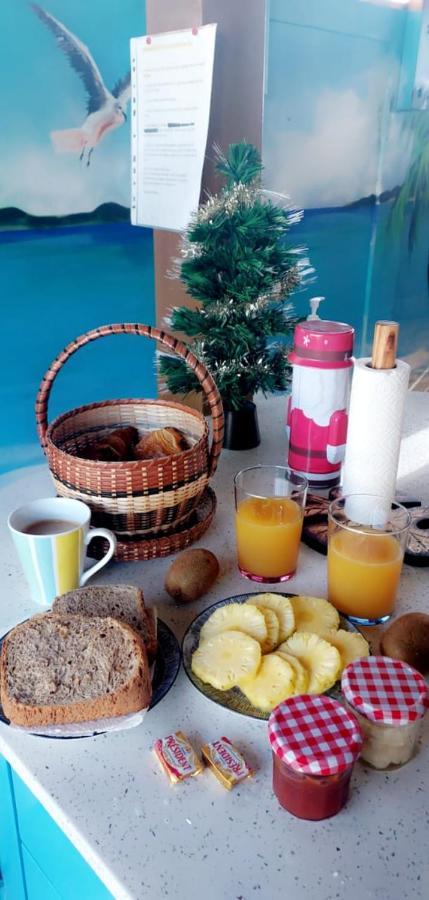"Chez Claudia "Charmant Logement Avec Jacuzzi Privatif En Toute Intimite Sur Belle Terrasse Exterieure En Bois Et Piscine Courcelles ภายนอก รูปภาพ