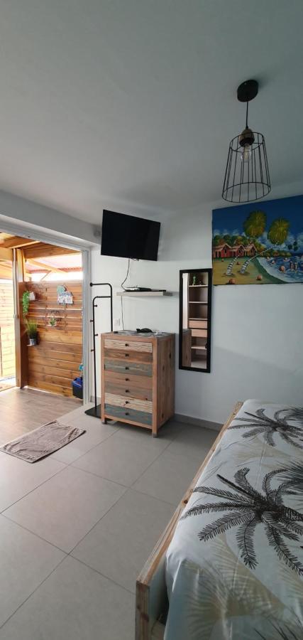 "Chez Claudia "Charmant Logement Avec Jacuzzi Privatif En Toute Intimite Sur Belle Terrasse Exterieure En Bois Et Piscine Courcelles ภายนอก รูปภาพ