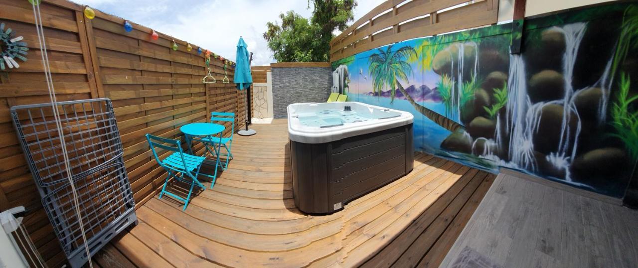 "Chez Claudia "Charmant Logement Avec Jacuzzi Privatif En Toute Intimite Sur Belle Terrasse Exterieure En Bois Et Piscine Courcelles ภายนอก รูปภาพ